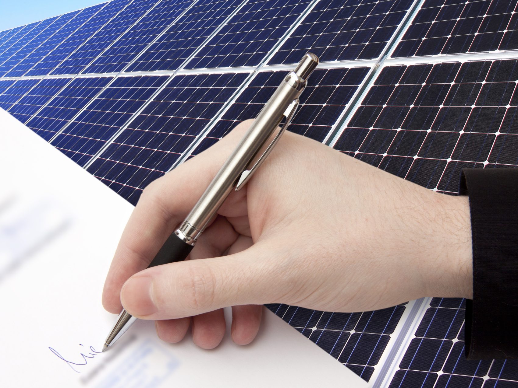 Solar Lease or Solar Financing — How Can You Choose What’s Better for You?